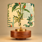 RIO Collection | Bordslampa i Mangoträ med Tropisk Silkesskärm | Handgjord