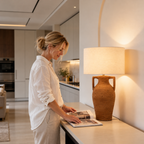 TerraLuxe | Terrakotta & Textil Bordslampa | Handgjord