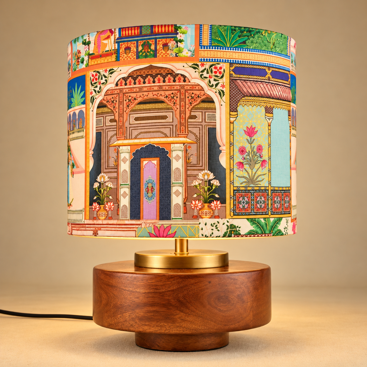 RIO-Kollektion | Bordlampa i Mangoträ – Maharani Sidenskärm | Handgjord