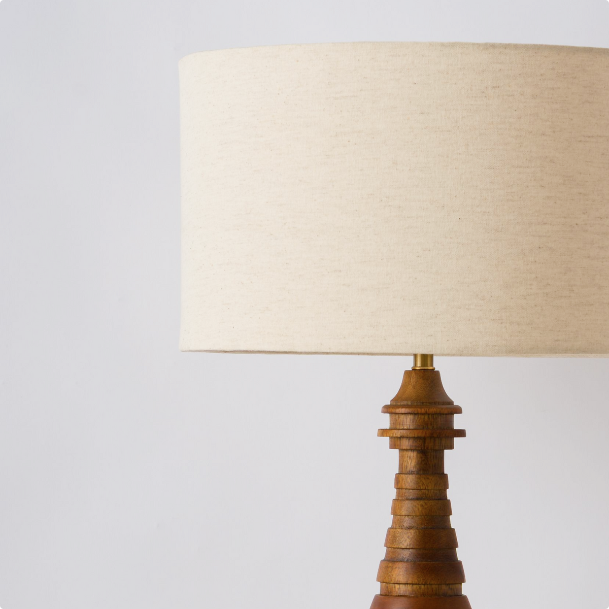 CafèLuxe | Elegant Kompakt Mörk Metall Bordslampa för Mysig Belysning 2