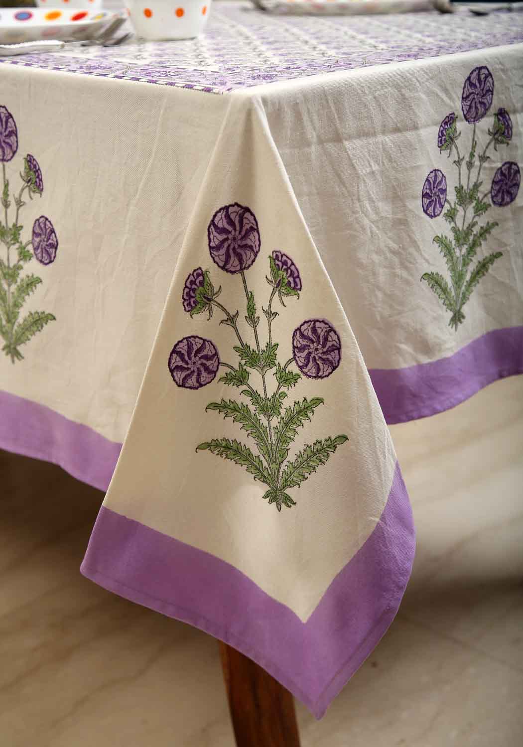 Diana Bud | Handblocktryckt Bordsöverdrag i 100% Bomull med Blommönster | Elegant Design för Förhöjd Matupplevelse 5