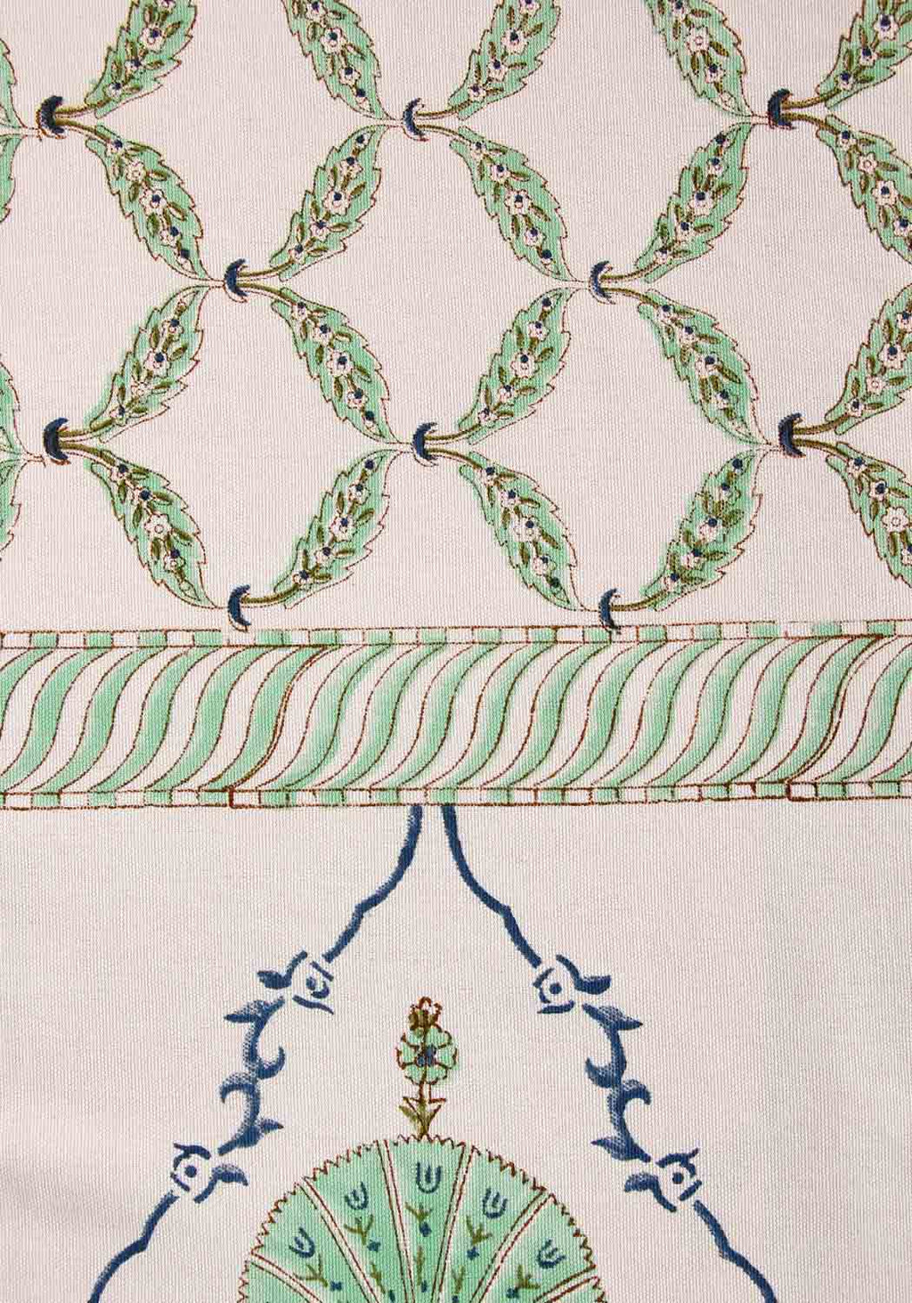 Elegant Bordsöverdrag i 100% Bomull med Handblocktryck | Grön Design för Stilfulla Matupplevelser 5