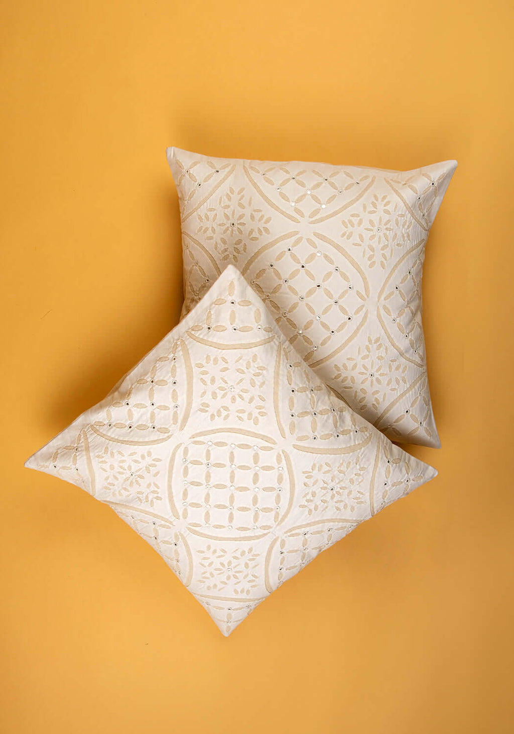 Glam | Geometriskt Kuddfodral i Bomull med Applikationsarbete | Modern Design för Heminredning 1