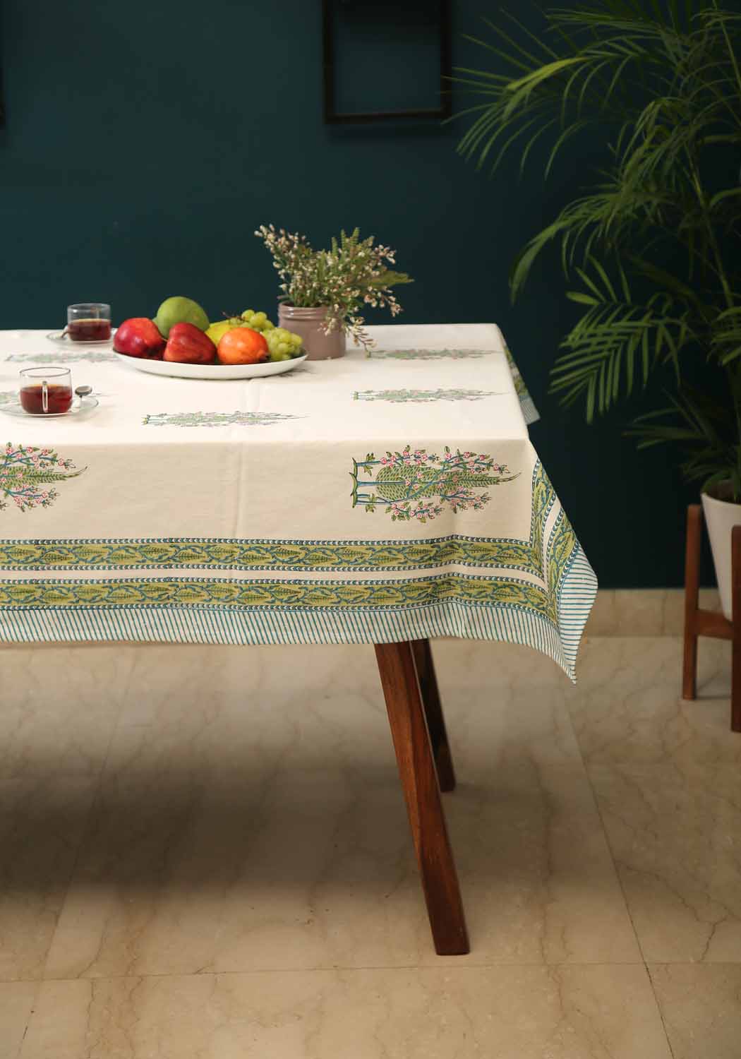 Handblocktryckt Bordsöverdrag i 100% Bomull med Traditionellt Mönster | Elegant Heminredning för Matbord 2