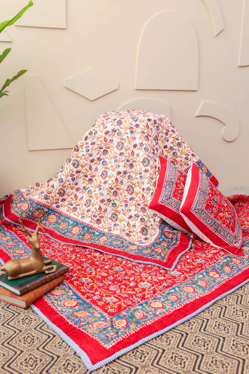 Handblocktryckt Duntäcke i 100% Bomull med Intrikata Mönster | Lyxig Design för Elegant Sovrum 0