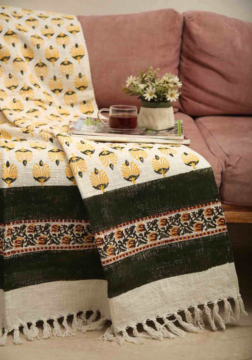 Handblocktryckt Soffkast i 100% Bomull med Chic Design | Gul och Grön för Elegant Heminredning 3