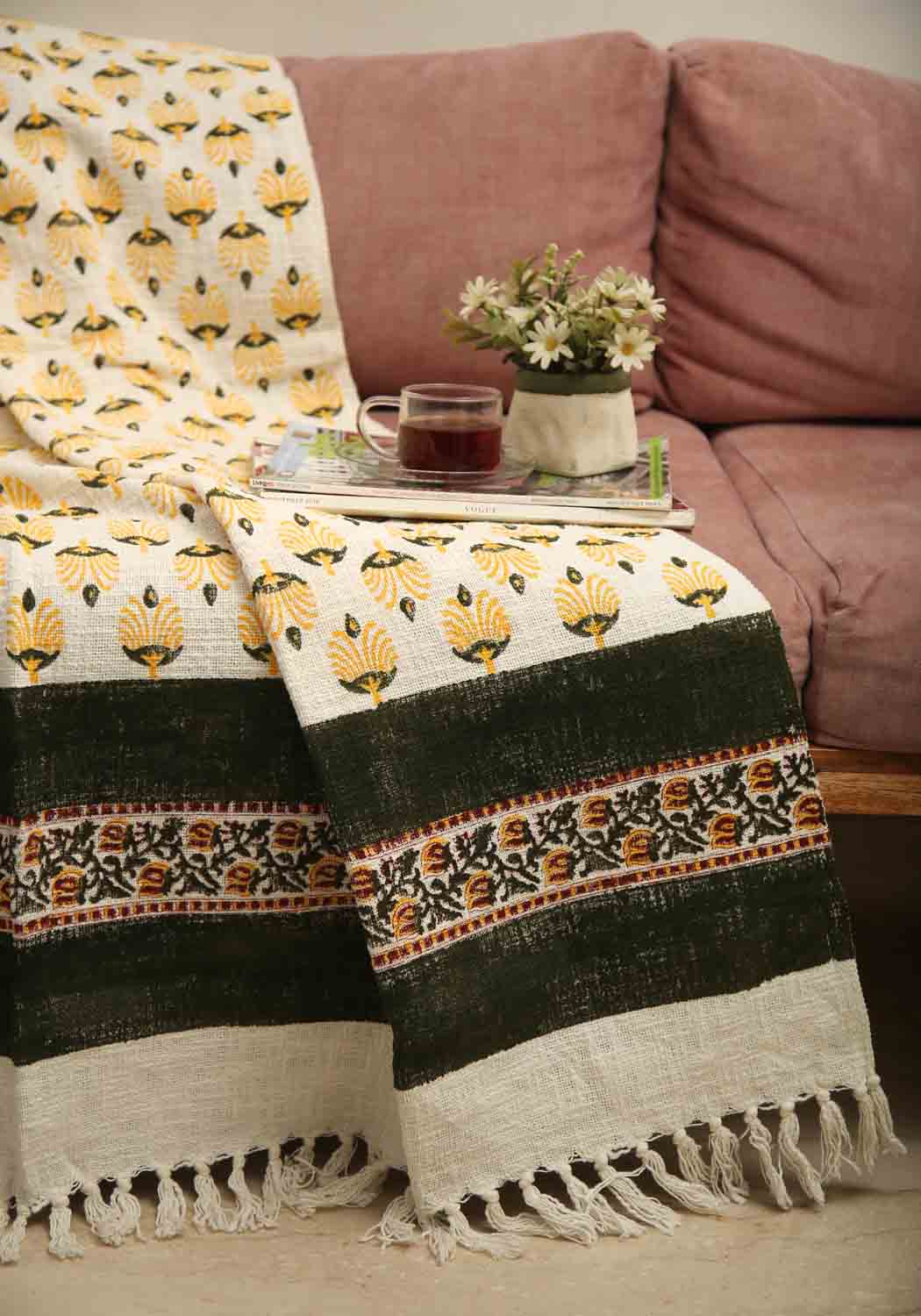 Handblocktryckt Soffkast i 100% Bomull med Chic Design | Gul och Grön för Elegant Heminredning 3