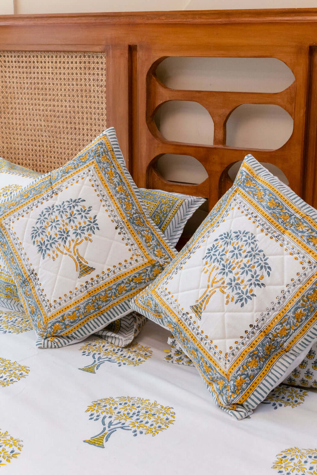 Heritage Blooms | Bäddset i 100% Bomull med Handblocktryck | Tidlös Elegans för Ditt Sovrum 1