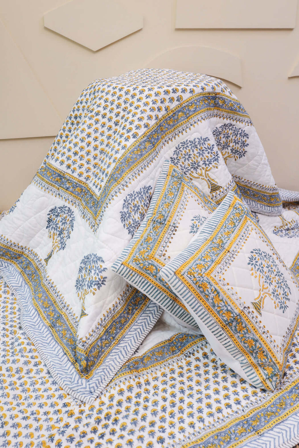 Heritage Blooms | Duntäcke i 100% Bomull med Handblocktryck | Vintage Design för Elegant Sovrumsinredning 0