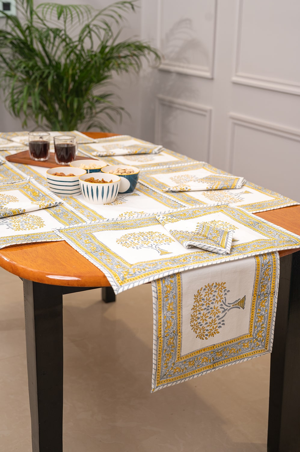Heritage Blooms | Premium Bomull Bordstablett och Servettset med Handblocktryck | Vintage Charm för Elegant Inredning 0