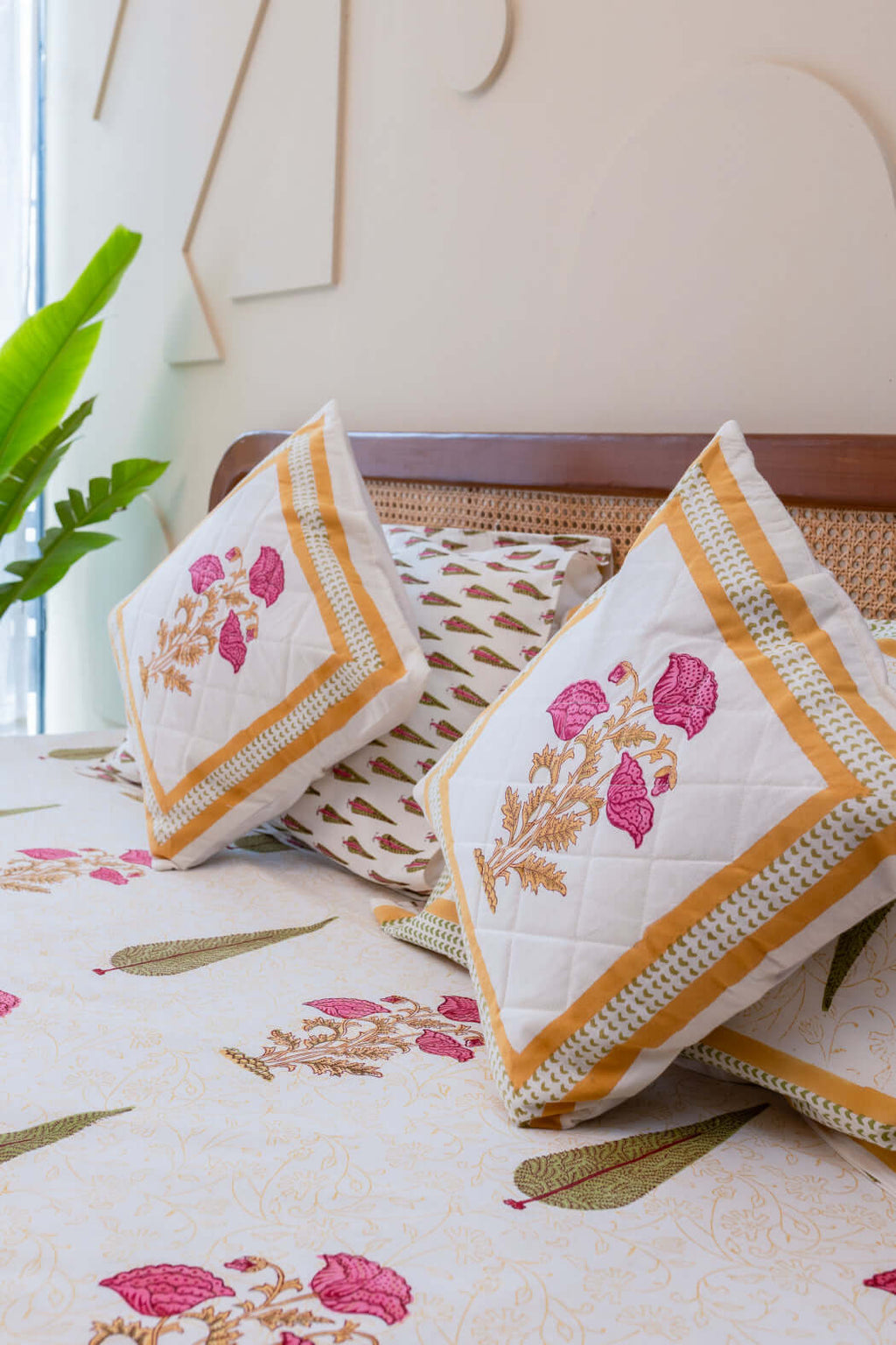 Regal Patterns | Lakan i 100% Bomull med Handblockstryck | Elegant Design för Komfort 1