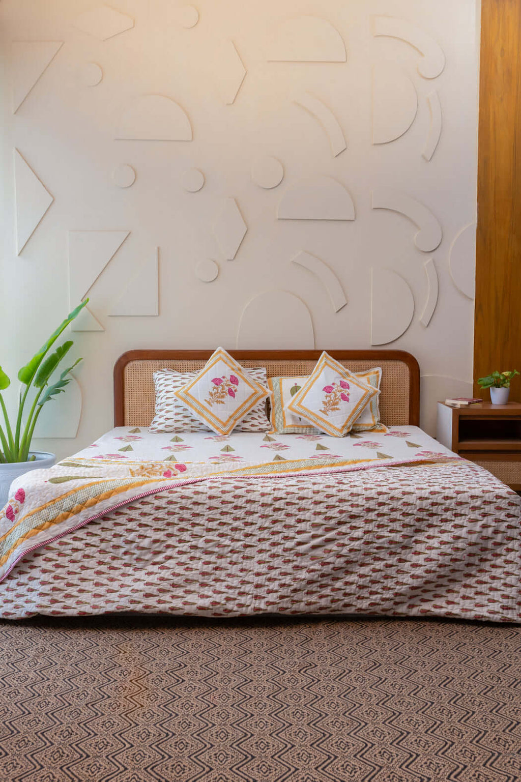 Regal Patterns | Sänglinne Set i 100% Bomull med Handblocktryck | Elegant Design för Sovrummets Stil 0