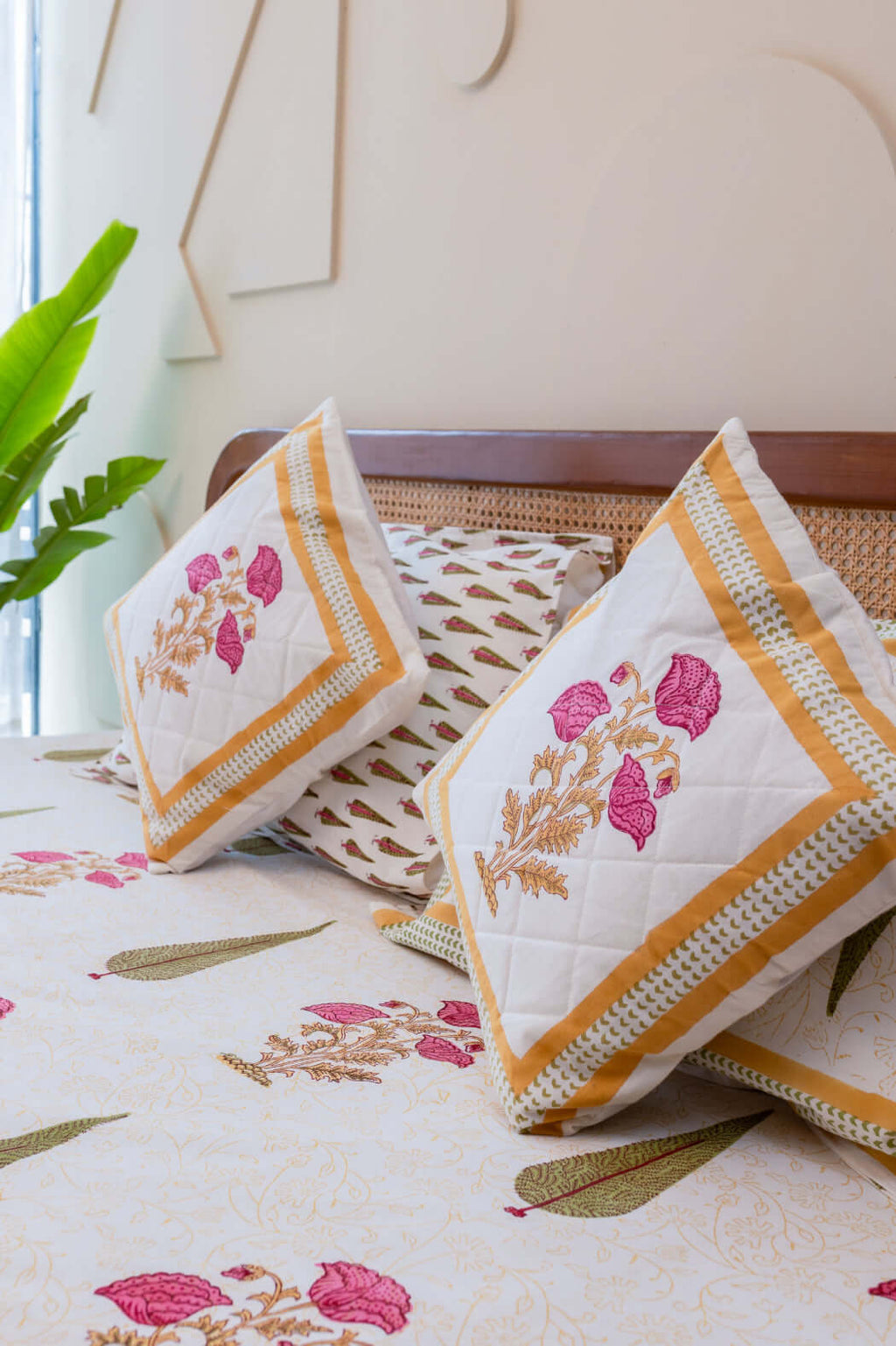 Regal Patterns | Sänglinne Set i 100% Bomull med Handblocktryck | Elegant Design för Sovrummets Stil 3