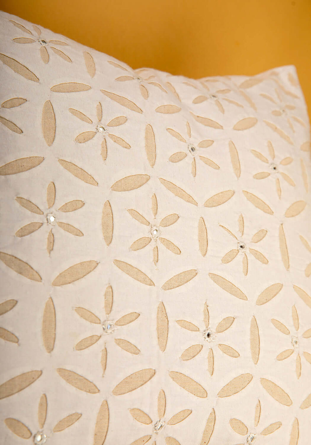 Royal Comfort | Bomull Kuddfodral med Applikationsarbete | Elegant Design för Heminredning 2