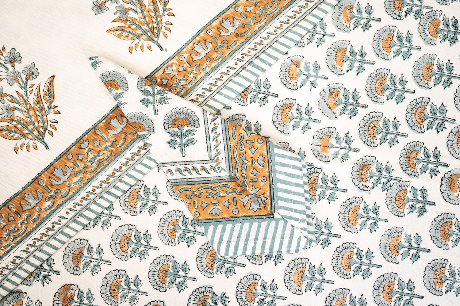 Rustik Charm | Premium Bordsservettset i 100% Bomull med Handblocktryck | Elegant Design för Varm Atmosfär 2