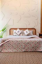 Serene Garden | Premium Quilt Set i 100% Bomull med Handblockstryck | Avkopplande Design för En Fridfull Sovmiljö 0