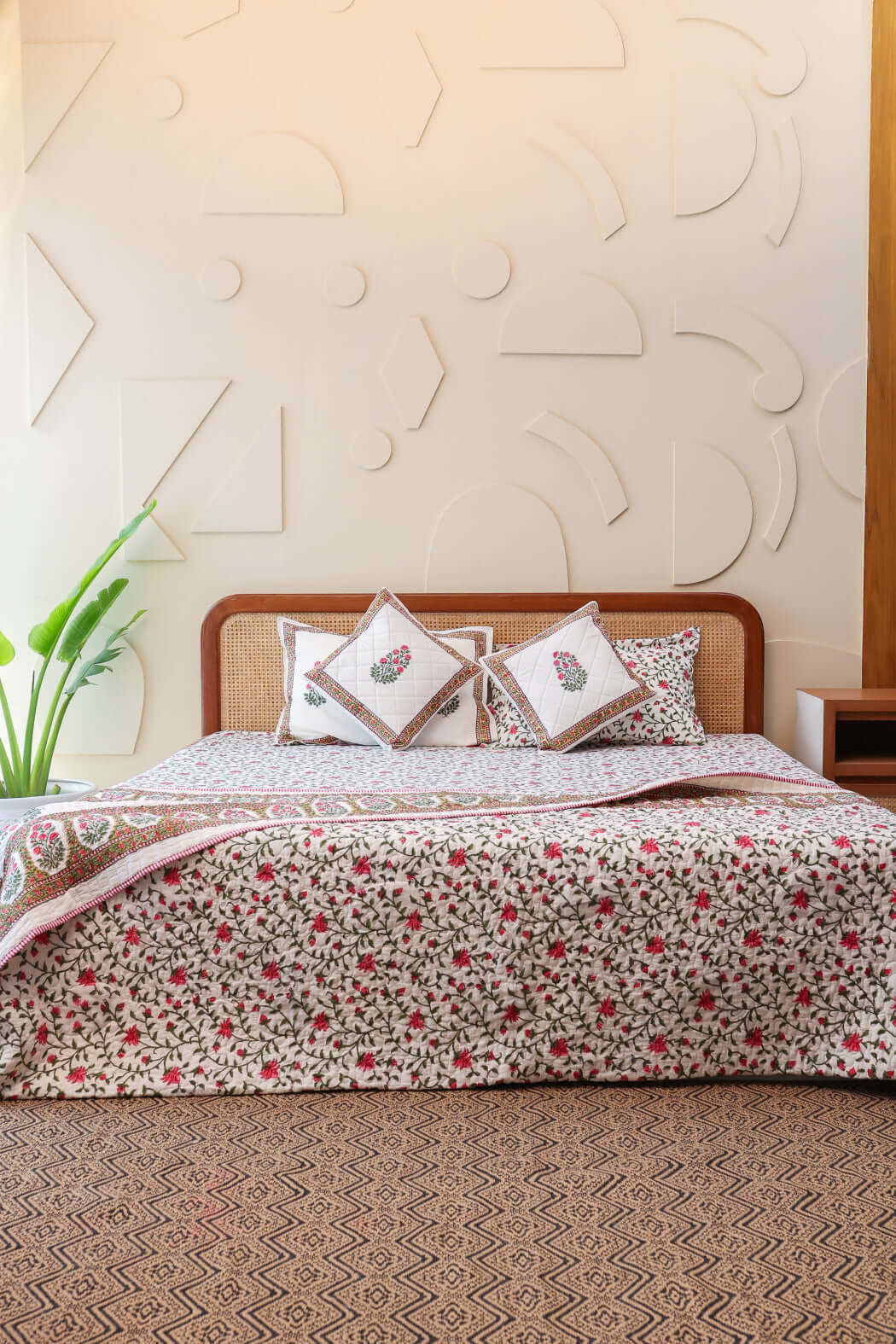 Serene Garden | Premium Quilt Set i 100% Bomull med Handblockstryck | Avkopplande Design för En Fridfull Sovmiljö 0