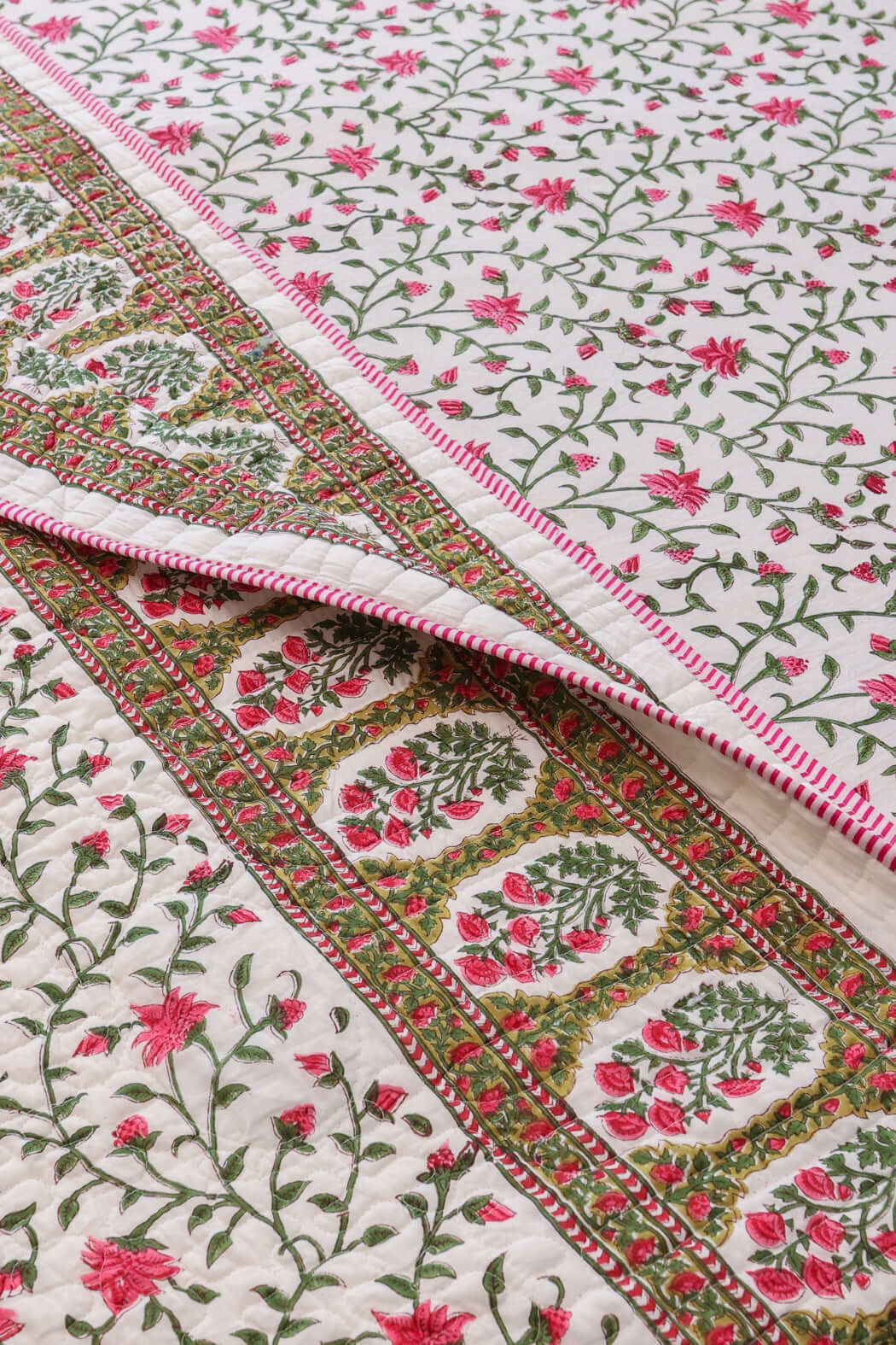 Serene Garden | Premium Quilt Set i 100% Bomull med Handblockstryck | Avkopplande Design för En Fridfull Sovmiljö 3