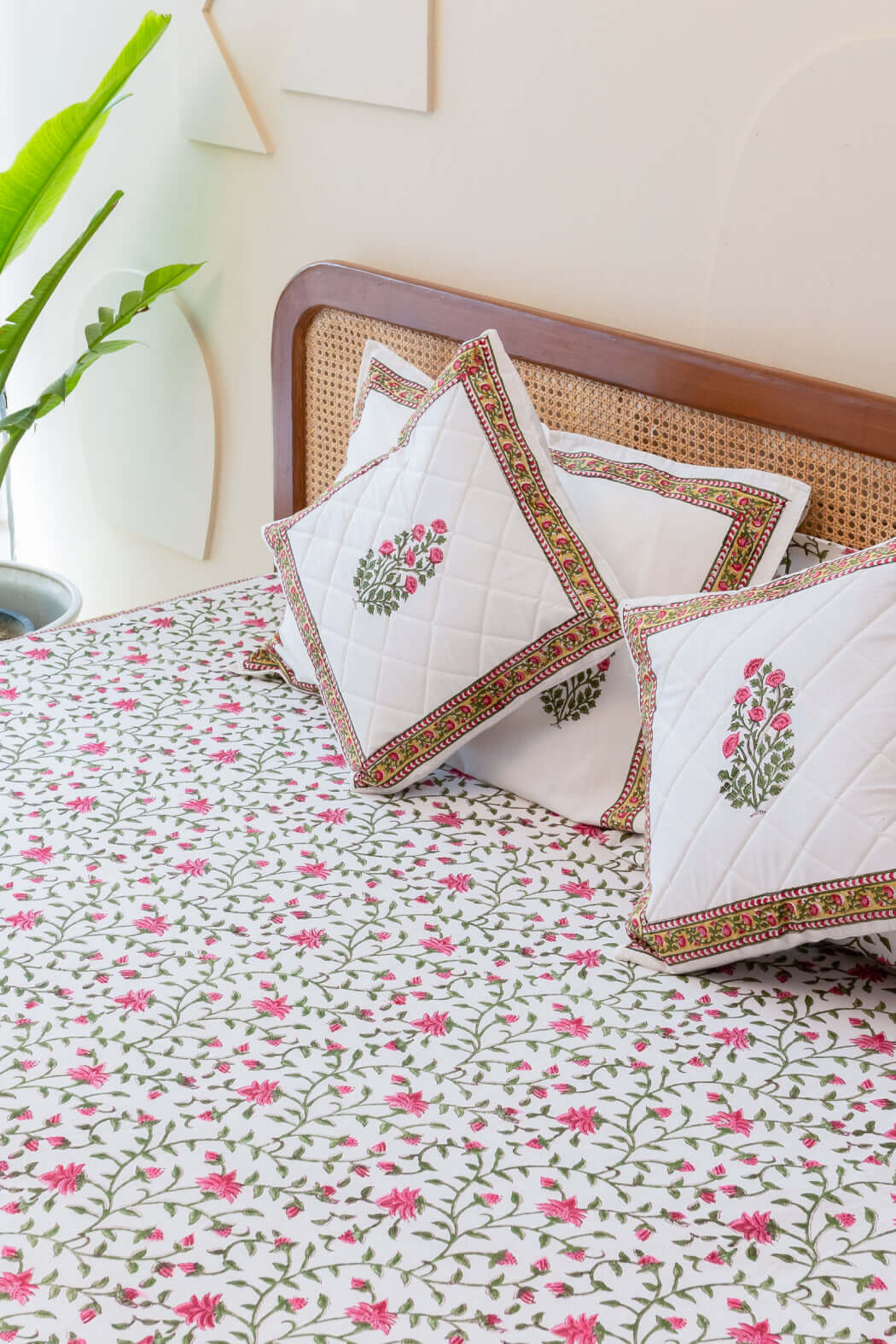 Serene Garden | Sängkläder Set i 100% Bomull med Handblockstryck | Skapa en Fridfull Sovmiljö 1