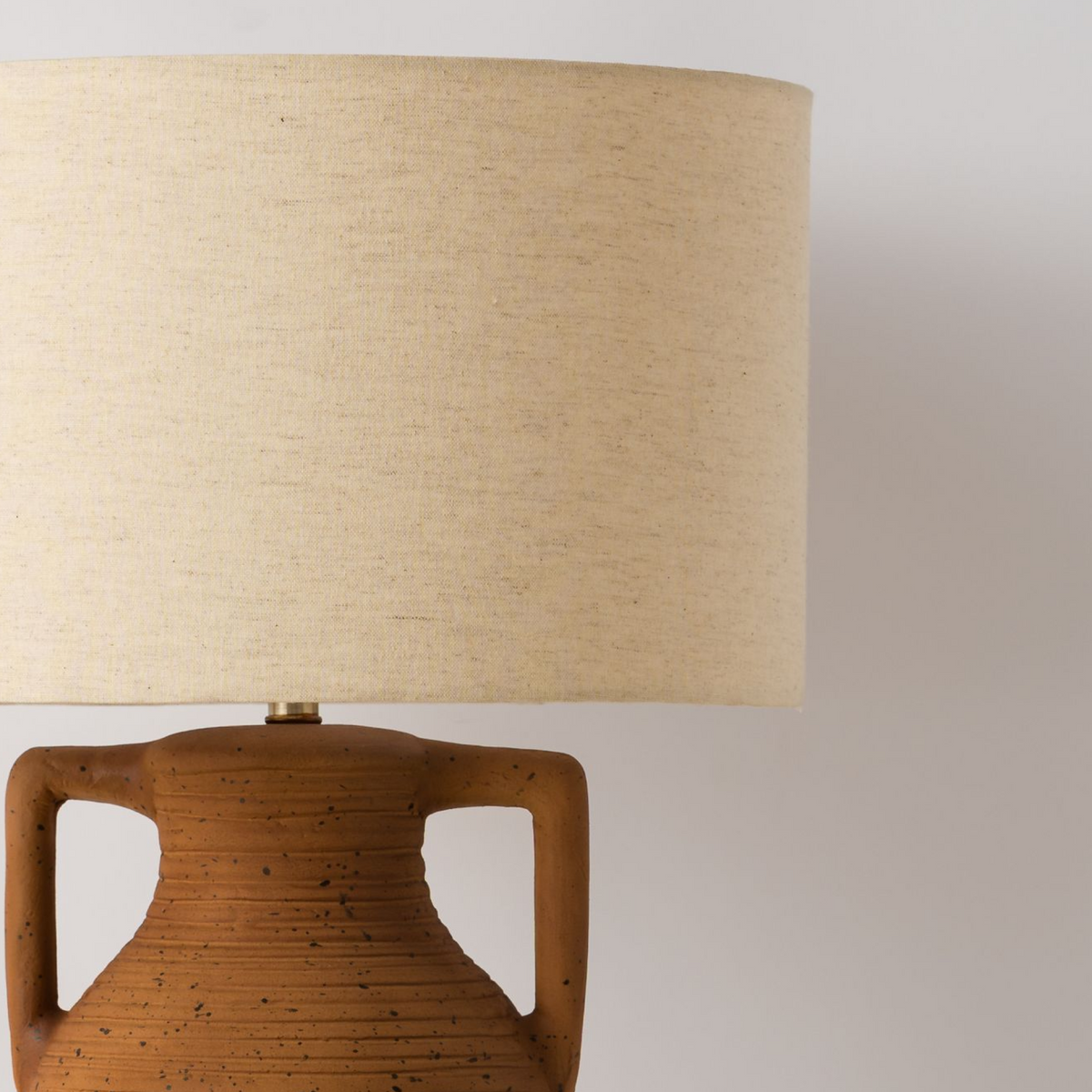 TerraLuxe | Elegant Varmtonad Liten Bordslampa för Hemmet 1