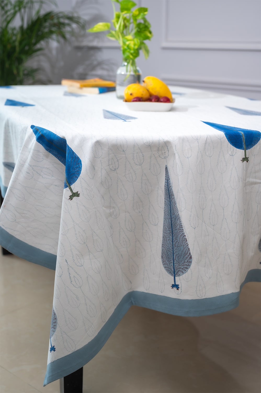 Traditionell Handblocktryckt Bordsöverdrag i 100% Bomull med Tidlös Elegans för Elegant Heminredning 0