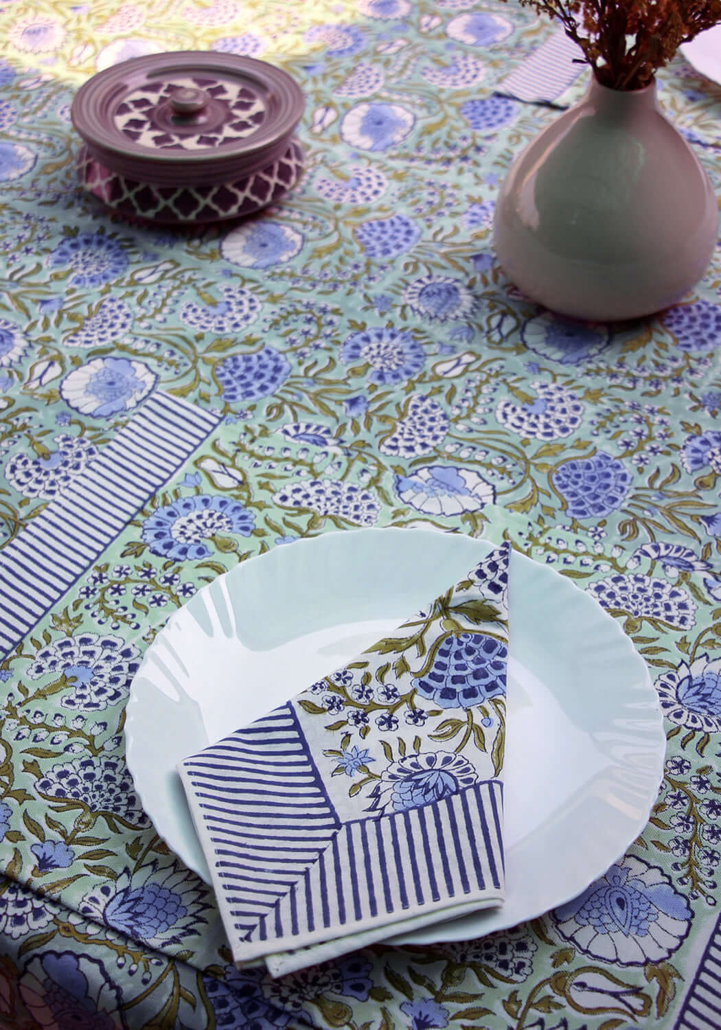 Tranquil Mist | Handblock Print Bordstablett Set med Eleganta Design | Traditionell Dukning för Hemmet 0